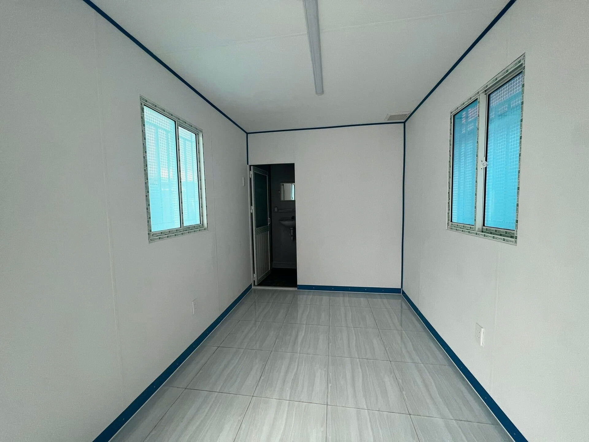 ben-trong-container-van-phong